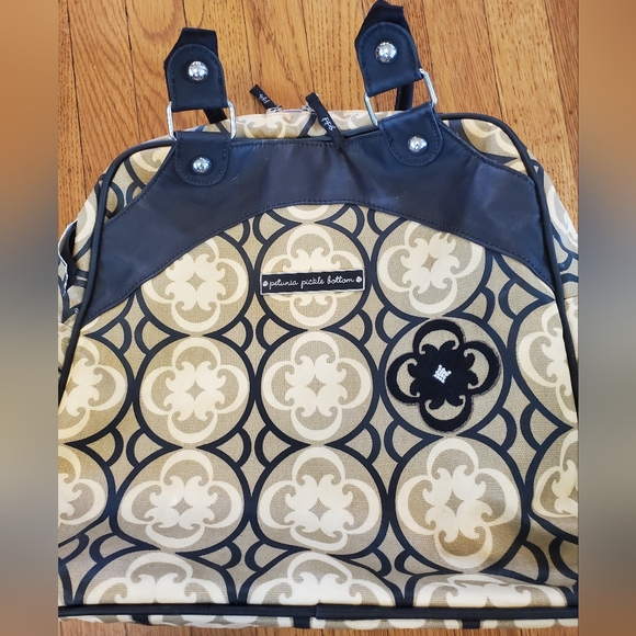 Petunia Pickle Bottom Diaper Bag - Picture 1 of 5